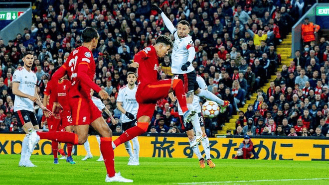 亚博棋牌app-汉堡队客场战胜对手,球员信心大增的原因